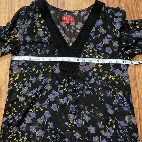 Elle Women's Floral 3/4 Sleeve Sheer Embellished V-Neck Blouse Black Blouse - Picture 4 of 10